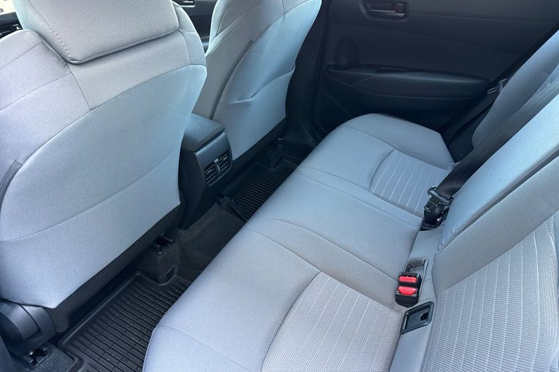 Toyota Corolla Cross Vehicle Full-screen Gallery Image 09