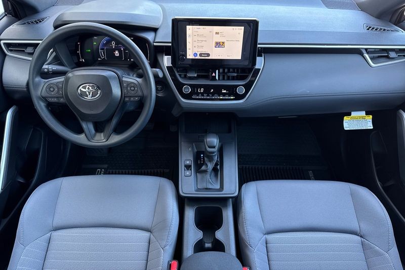 Toyota Corolla Cross Vehicle Full-screen Gallery Image 10