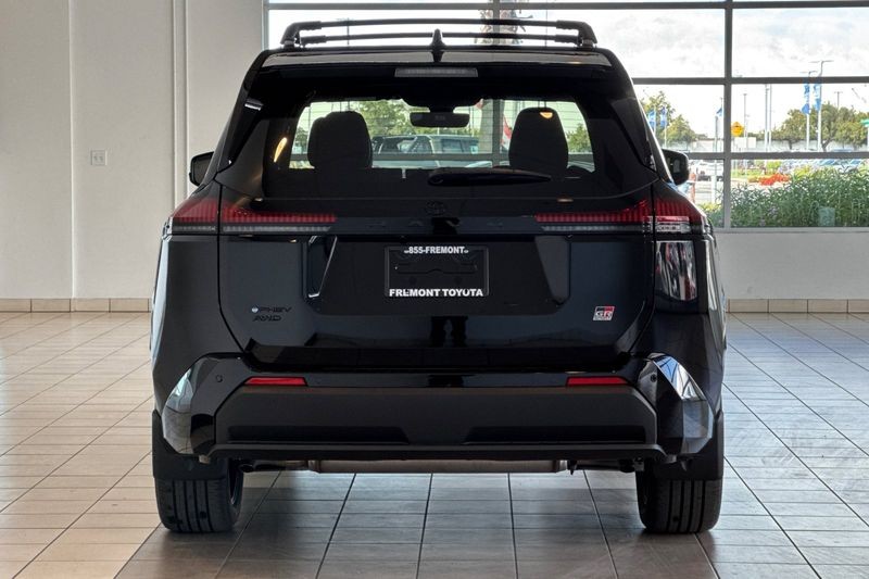 Toyota RAV4 Plug-In Hybrid Vehicle Full-screen Gallery Image 05