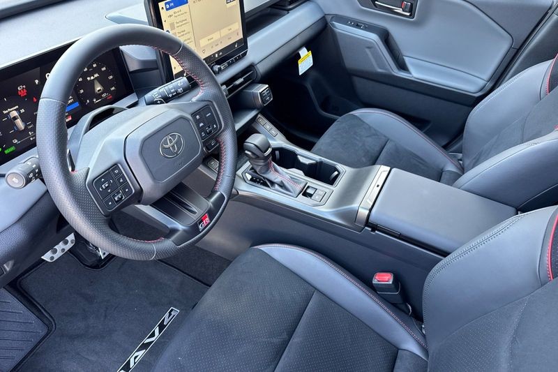 Toyota RAV4 Plug-In Hybrid Vehicle Full-screen Gallery Image 07