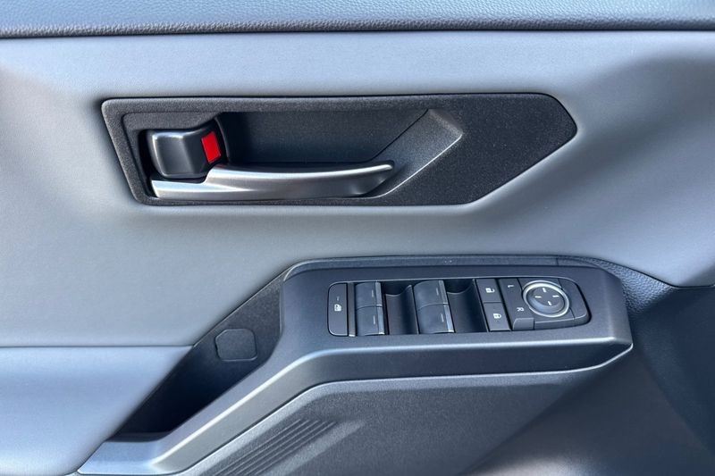 Toyota RAV4 Plug-In Hybrid Vehicle Full-screen Gallery Image 08