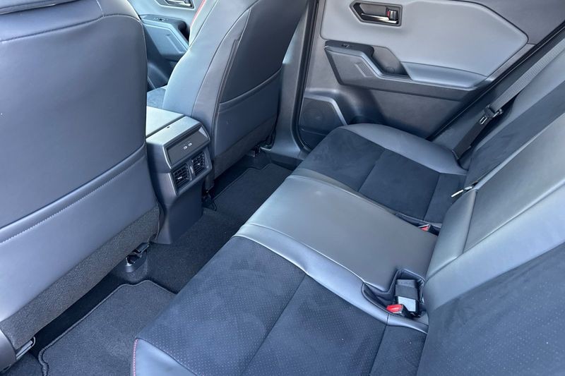 Toyota RAV4 Plug-In Hybrid Vehicle Full-screen Gallery Image 09