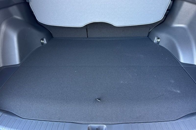 Toyota RAV4 Plug-In Hybrid Vehicle Full-screen Gallery Image 12