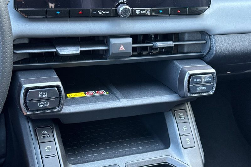 Toyota RAV4 Plug-In Hybrid Vehicle Full-screen Gallery Image 17