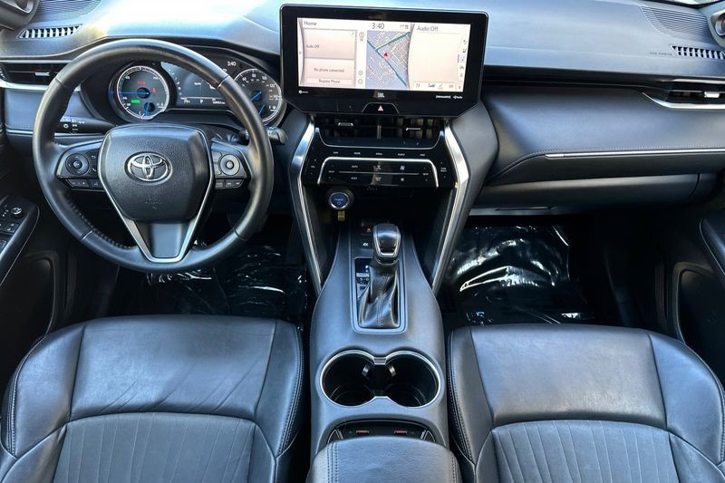 Toyota Venza Vehicle Full-screen Gallery Image 13
