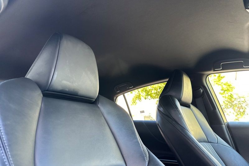 Toyota Venza Vehicle Full-screen Gallery Image 17