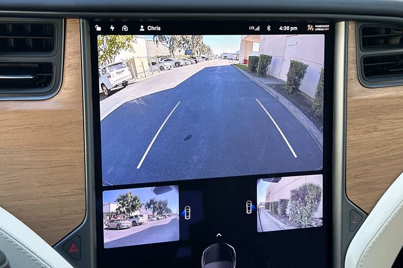 Tesla Model X Vehicle Full-screen Gallery Image 20