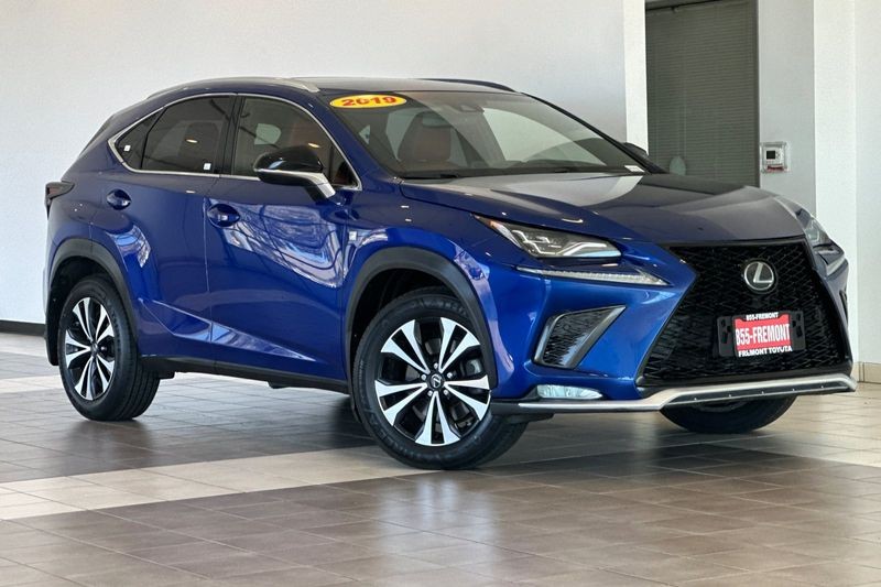 Lexus NX Vehicle Full-screen Gallery Image 02