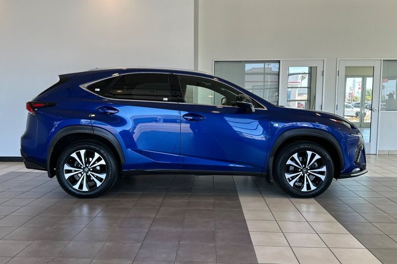Lexus NX Vehicle Full-screen Gallery Image 03