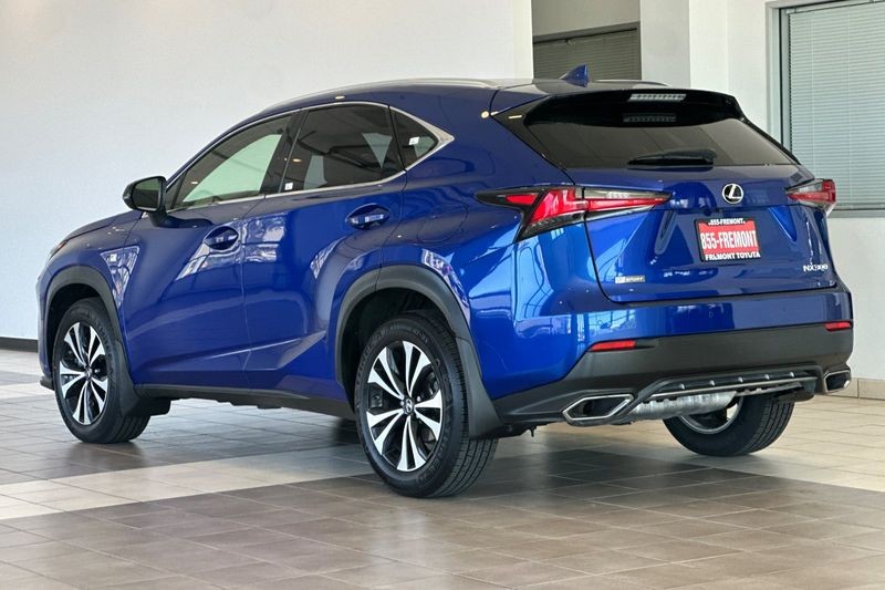 Lexus NX Vehicle Full-screen Gallery Image 06