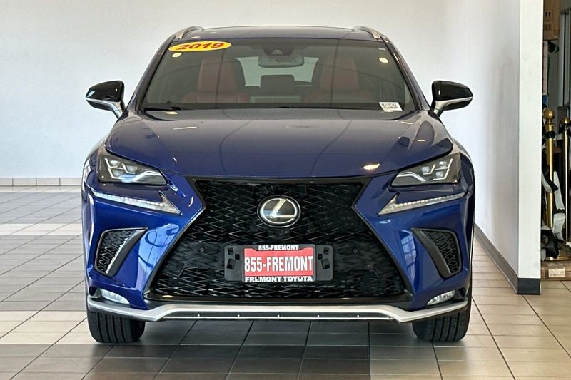 Lexus NX Vehicle Full-screen Gallery Image 09