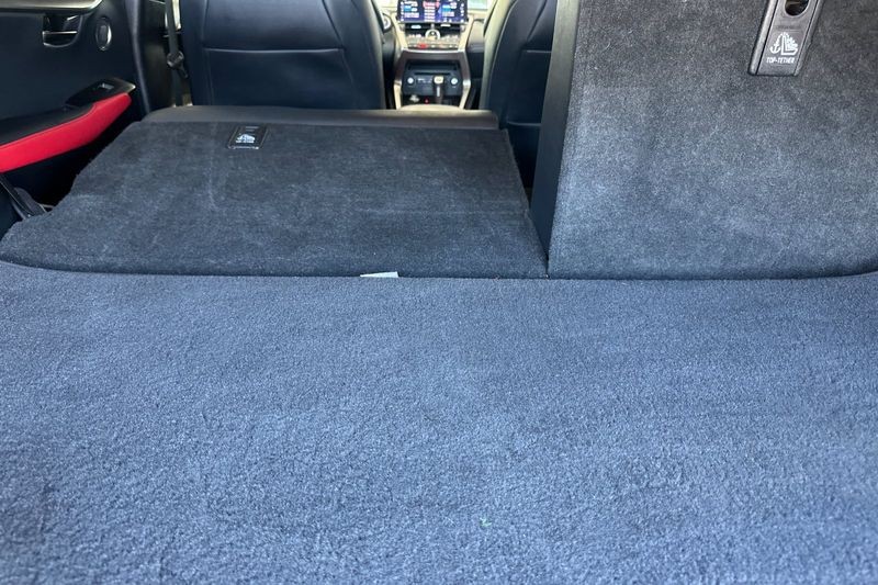 Lexus NX Vehicle Full-screen Gallery Image 15