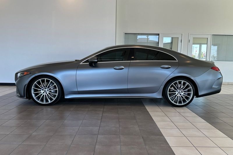 Mercedes-Benz CLS Vehicle Full-screen Gallery Image 07