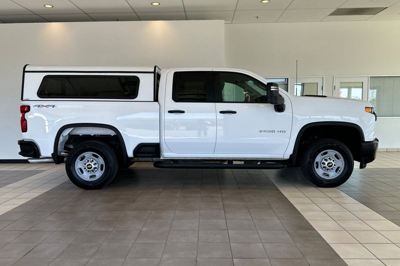 Chevrolet Silverado 2500HD Vehicle Full-screen Gallery Image 03