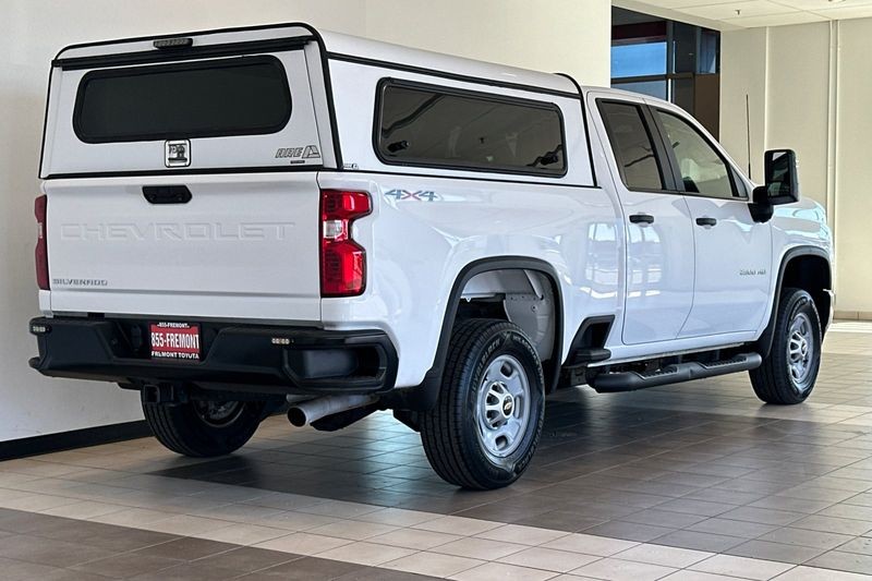Chevrolet Silverado 2500HD Vehicle Full-screen Gallery Image 04