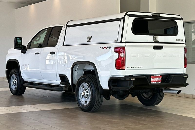 Chevrolet Silverado 2500HD Vehicle Full-screen Gallery Image 06