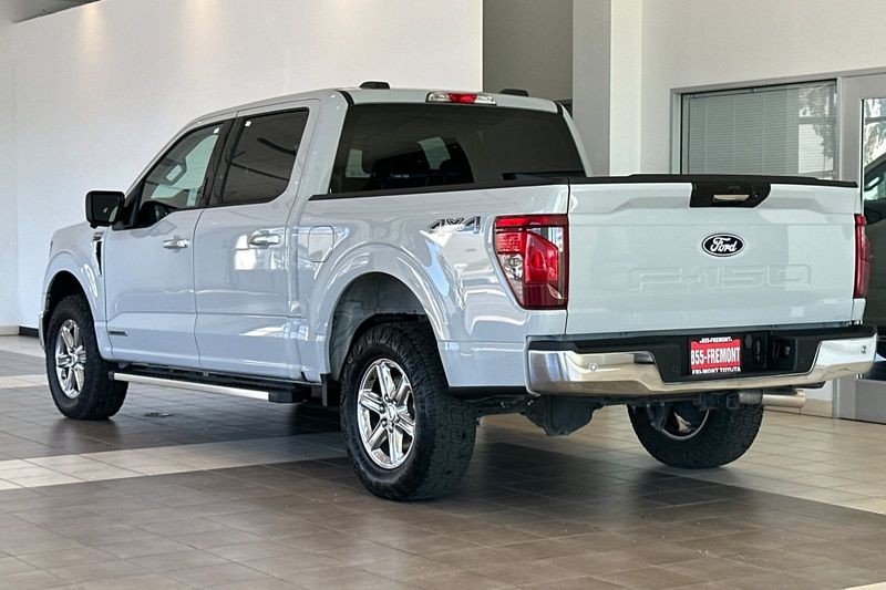 Ford F-150 Vehicle Full-screen Gallery Image 06