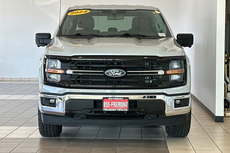 Ford F-150 Vehicle Full-screen Gallery Image 09