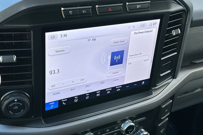 Ford F-150 Vehicle Full-screen Gallery Image 17