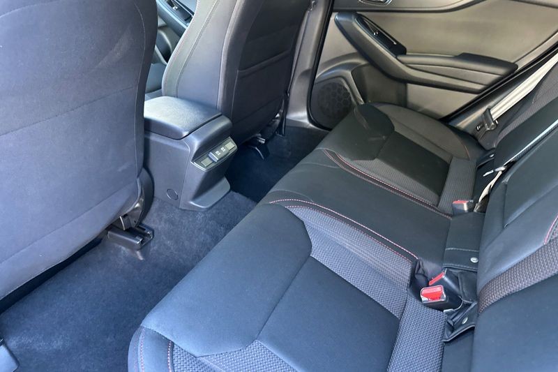 Subaru WRX Vehicle Full-screen Gallery Image 12