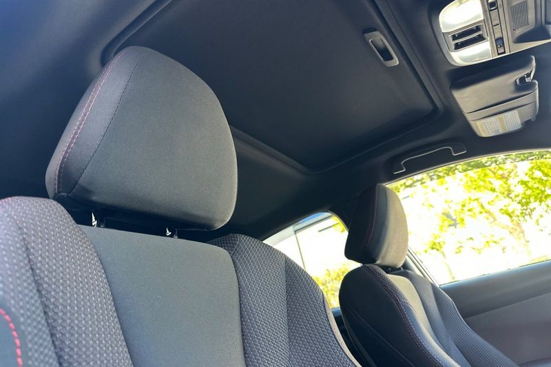 Subaru WRX Vehicle Full-screen Gallery Image 16