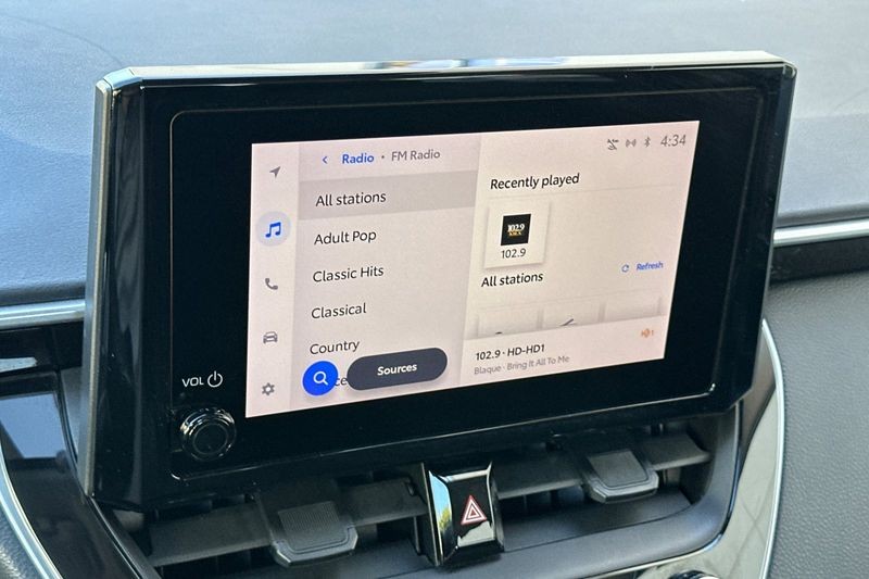 Toyota Corolla Vehicle Full-screen Gallery Image 17