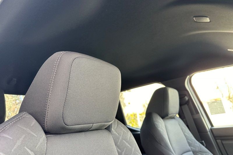 Toyota Tacoma 4WD Vehicle Full-screen Gallery Image 14