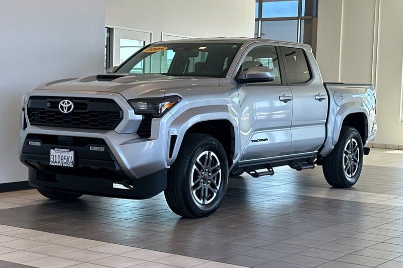 Toyota Tacoma 4WD Vehicle Full-screen Gallery Image 08