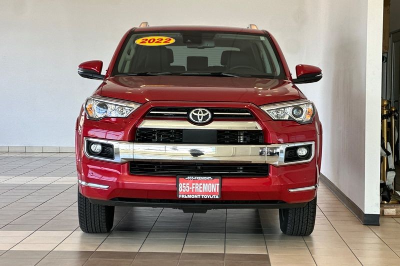 Toyota 4Runner Vehicle Full-screen Gallery Image 09