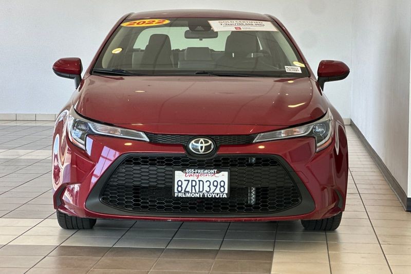 Toyota Corolla Vehicle Full-screen Gallery Image 09