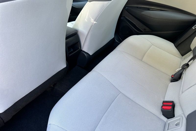 Toyota Corolla Vehicle Full-screen Gallery Image 12