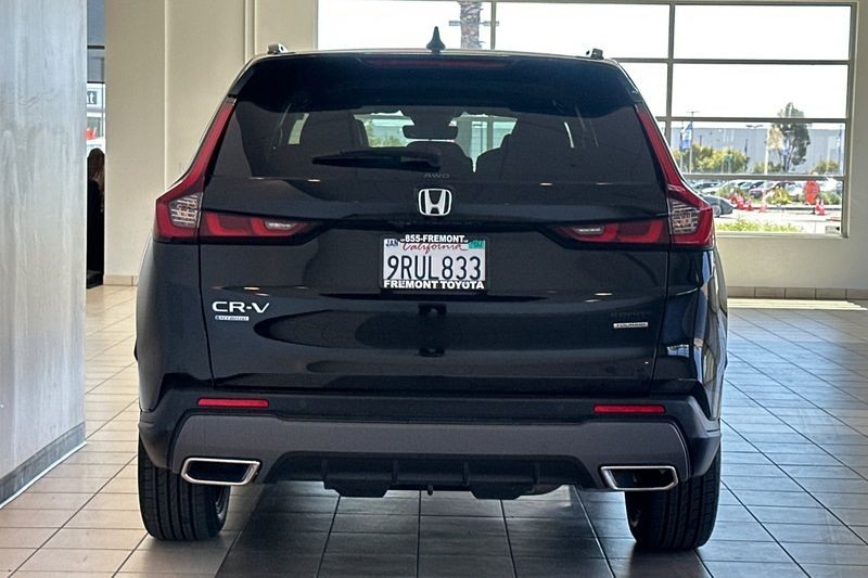 Honda CR-V Hybrid Vehicle Full-screen Gallery Image 05