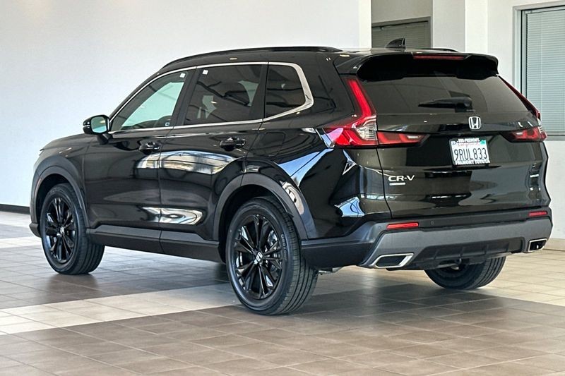 Honda CR-V Hybrid Vehicle Full-screen Gallery Image 06