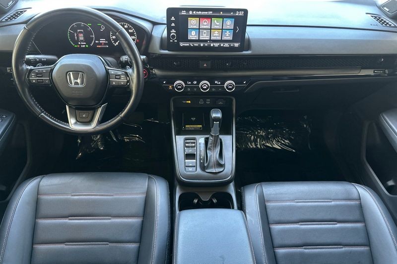 Honda CR-V Hybrid Vehicle Full-screen Gallery Image 13