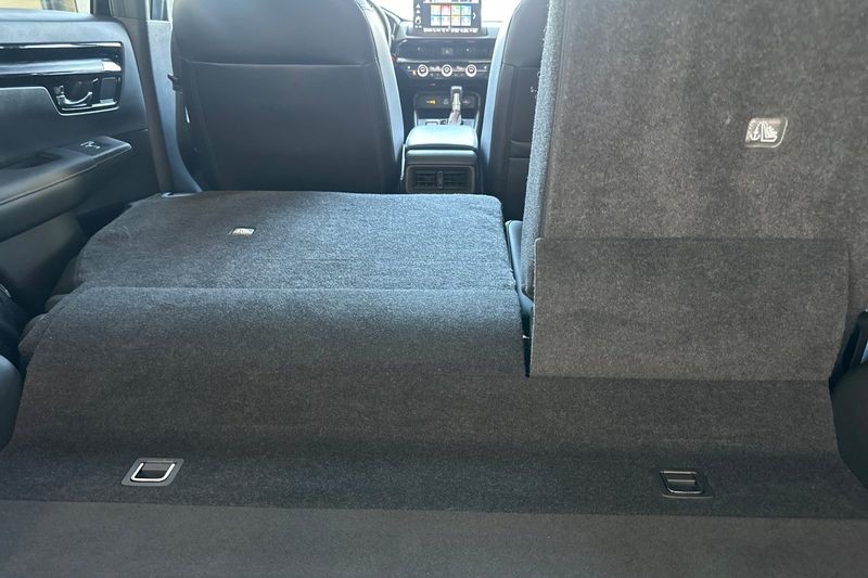 Honda CR-V Hybrid Vehicle Full-screen Gallery Image 15