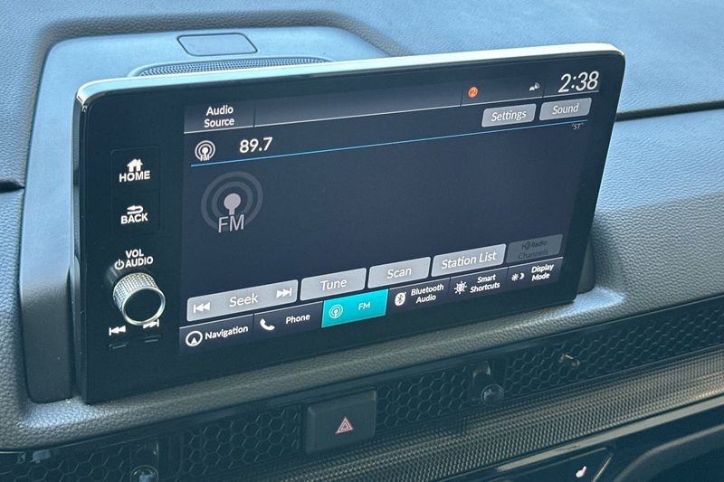 Honda CR-V Hybrid Vehicle Full-screen Gallery Image 18