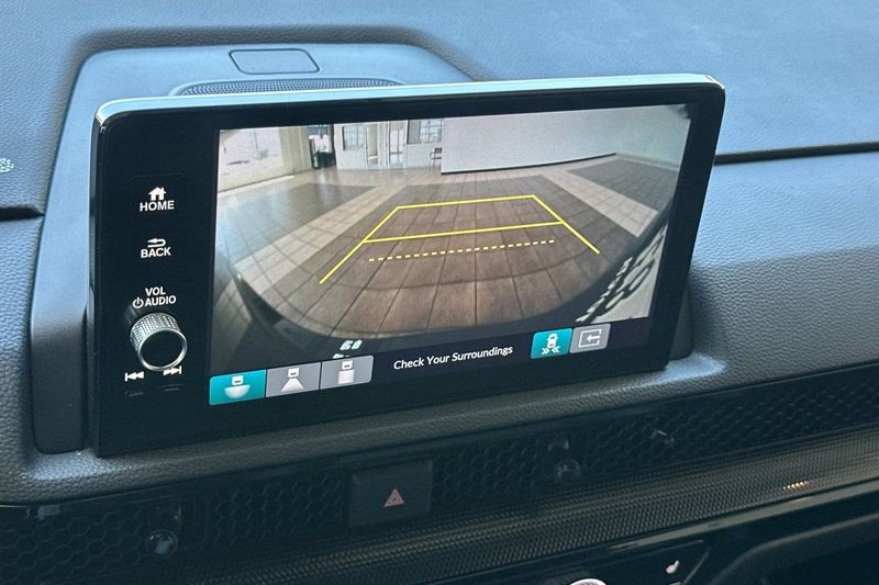 Honda CR-V Hybrid Vehicle Full-screen Gallery Image 19