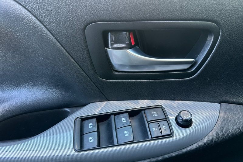 Toyota Sienna Vehicle Full-screen Gallery Image 11