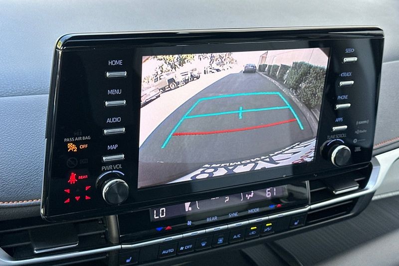Toyota Sienna Vehicle Full-screen Gallery Image 20