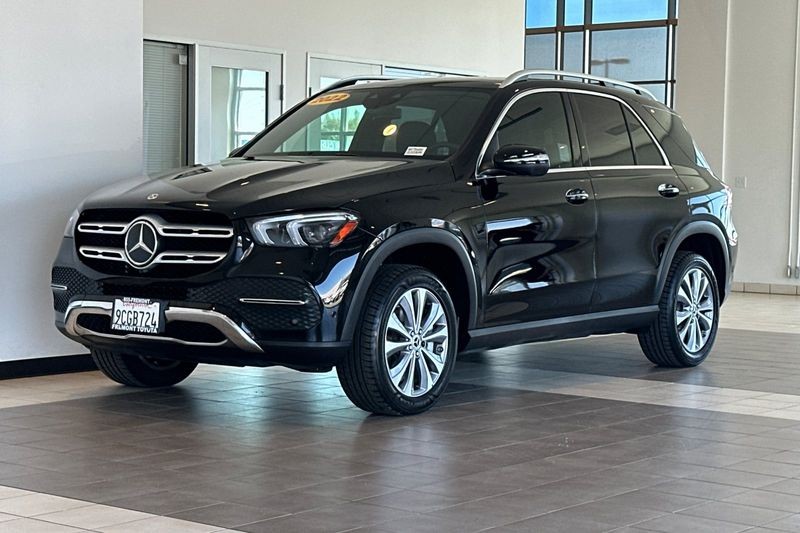 Mercedes-Benz GLE Vehicle Full-screen Gallery Image 08