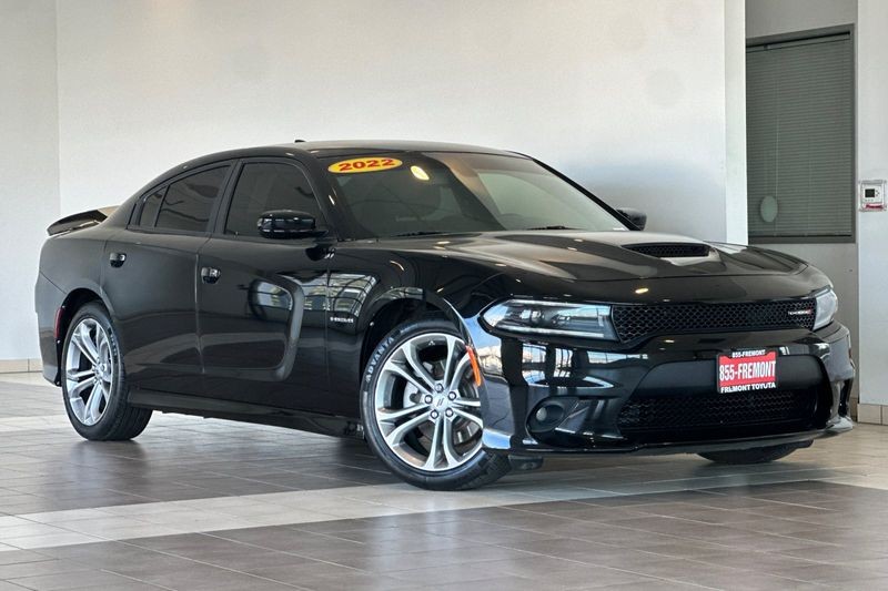 Dodge Charger Vehicle Full-screen Gallery Image 02