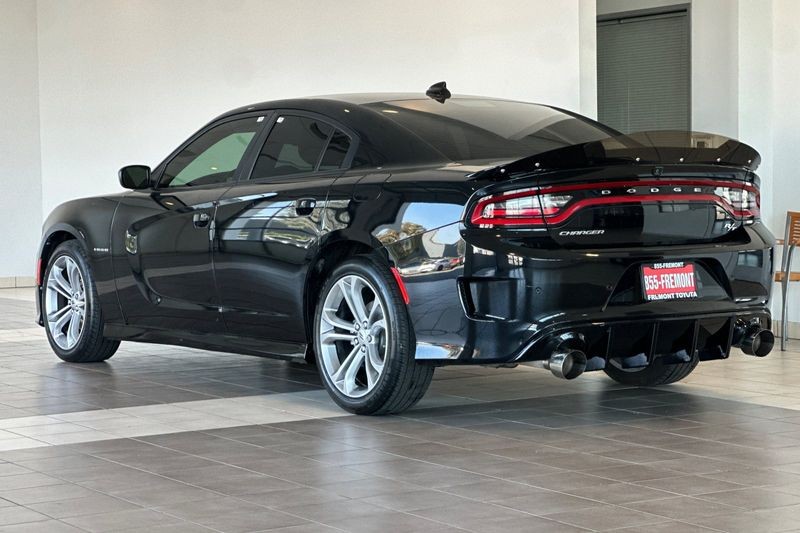 Dodge Charger Vehicle Full-screen Gallery Image 06