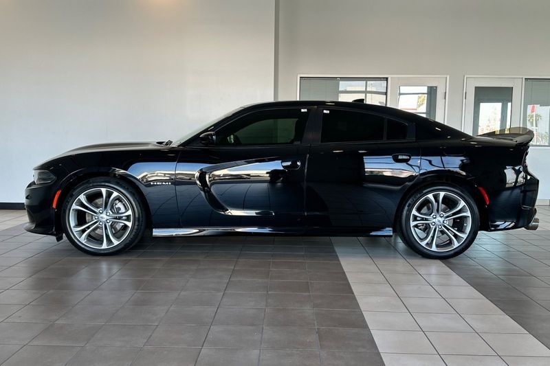Dodge Charger Vehicle Full-screen Gallery Image 07