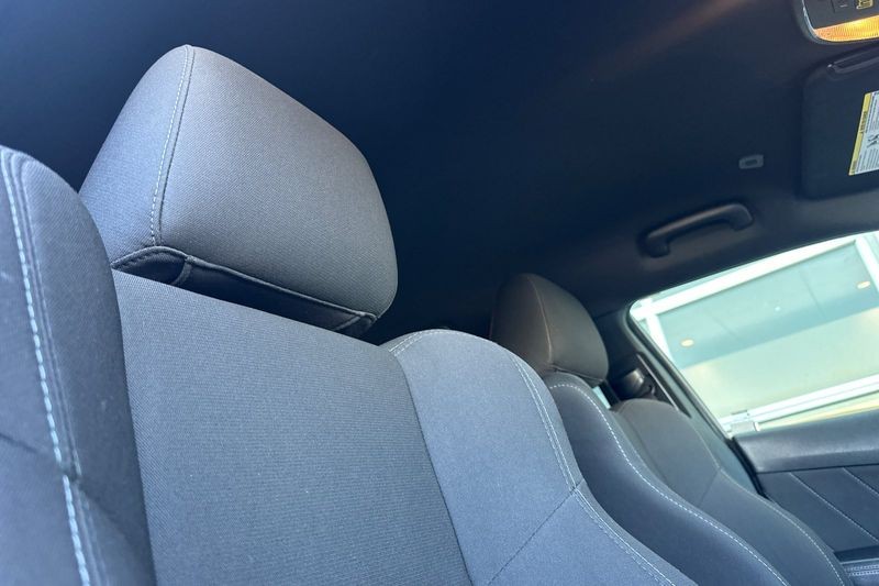 Dodge Charger Vehicle Full-screen Gallery Image 16
