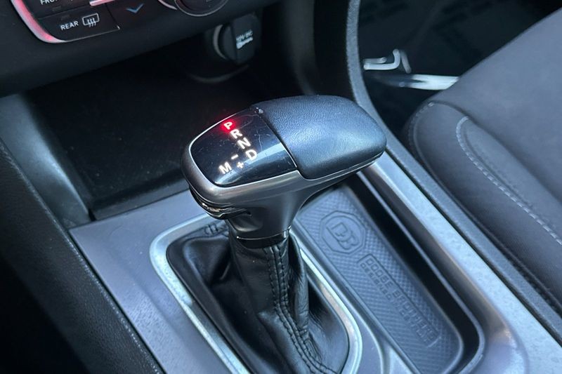 Dodge Charger Vehicle Full-screen Gallery Image 20