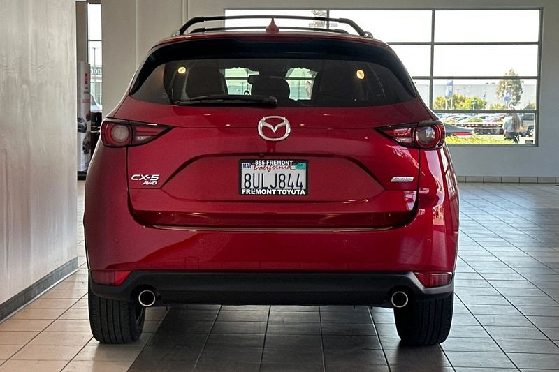 Mazda CX-5 Vehicle Full-screen Gallery Image 05