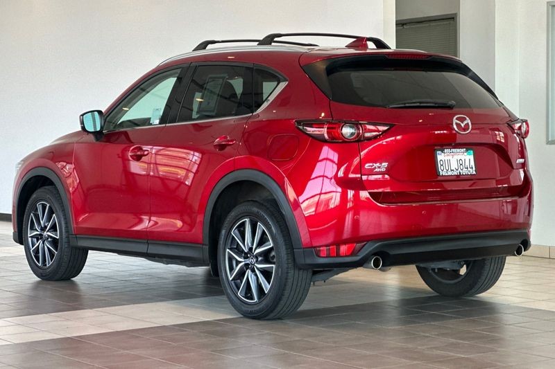 Mazda CX-5 Vehicle Full-screen Gallery Image 06