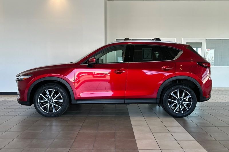 Mazda CX-5 Vehicle Full-screen Gallery Image 07