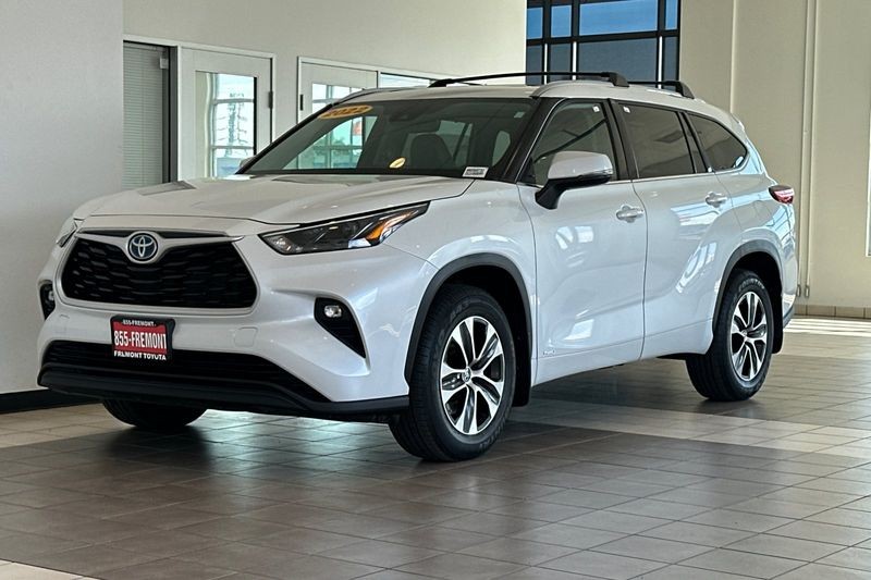 Toyota Highlander Vehicle Full-screen Gallery Image 08