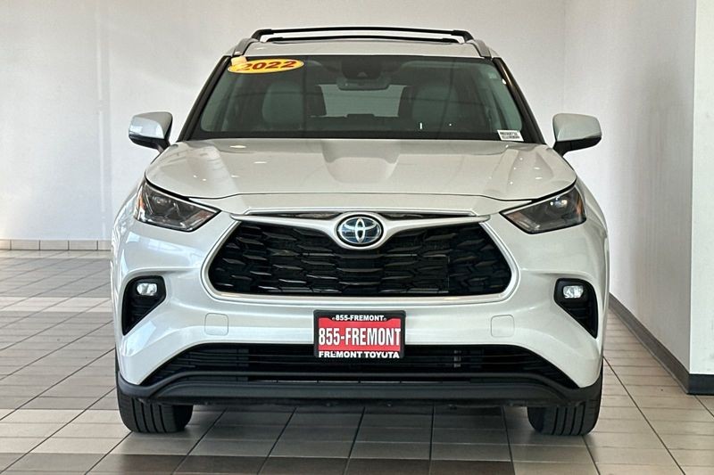 Toyota Highlander Vehicle Full-screen Gallery Image 09